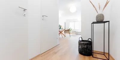 Charmante Garconnière mit großer Loggia und moderner Ausstattung - Photo 3