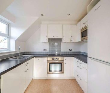 Mill Cleave, Claremont Road, West Byfleet, Surrey, KT14 - Photo 6