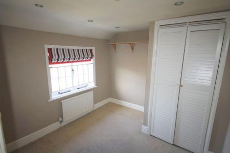 3 bedroom terraced house to rent - Photo 3
