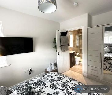 7 bedroom end of terrace house to rent - Photo 2