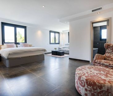 Luxury Villa for rent in Marbella, Andalusia - Photo 4