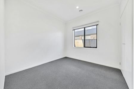 Prime Weir Views Location! Brand New, Modern Home Ready to move!! - Photo 5