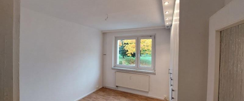 EBK / Balkon / Aufzug - Foto 1