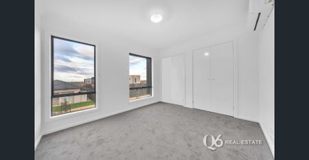 Brand New, Stylish Townhouse in Prime Westwood Estate Location! - Photo 4