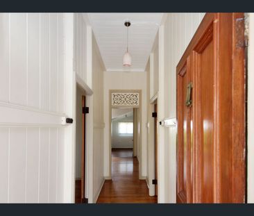 5 Flint Street, North Ipswich, Qld 4305 - Photo 1