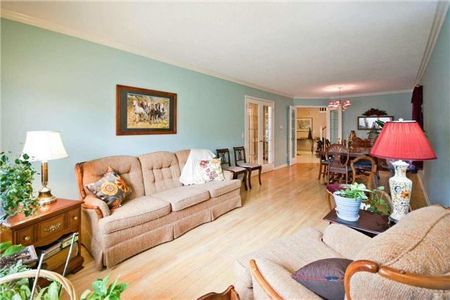 For Lease - 16 Niles Court, Brampton, Ontario - Photo 2