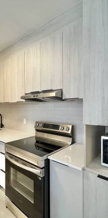 Brand New 2 Bedroom Condos in Westmount ** Furnished ** - Photo 1