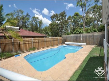 Resort-Style family Home with Air Cons & Swimming Pool - Your Ultimate Family Retreat! - Photo 3