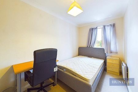 2 bedroom flat to rent - Photo 2