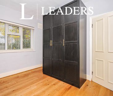 2 bedroom apartment to rent Dainton Close, Upper Park Road, BR1 - Photo 3