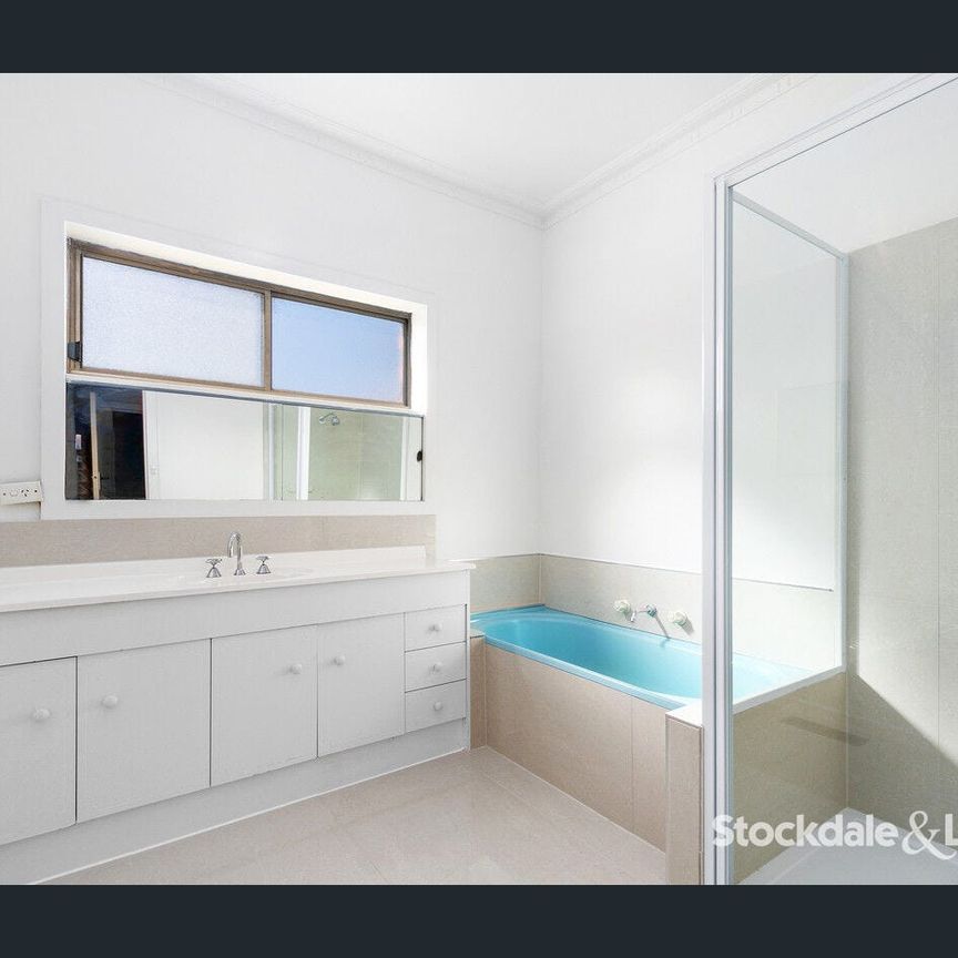 3 Bedroom Delight! - Photo 1