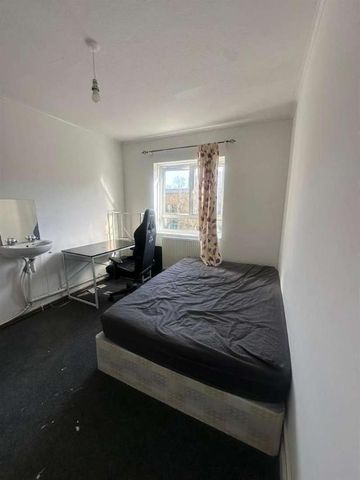 Flat, Conisborough, Bayham Street, London, NW1 - Photo 5