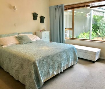 Desirable One Tree Hill - Photo 4