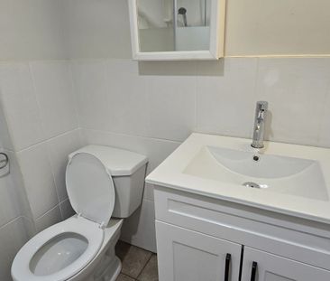 For Lease - 3661 Lakeshore Boulevard Unit# Lower #3, Toronto, Ontario - Photo 1