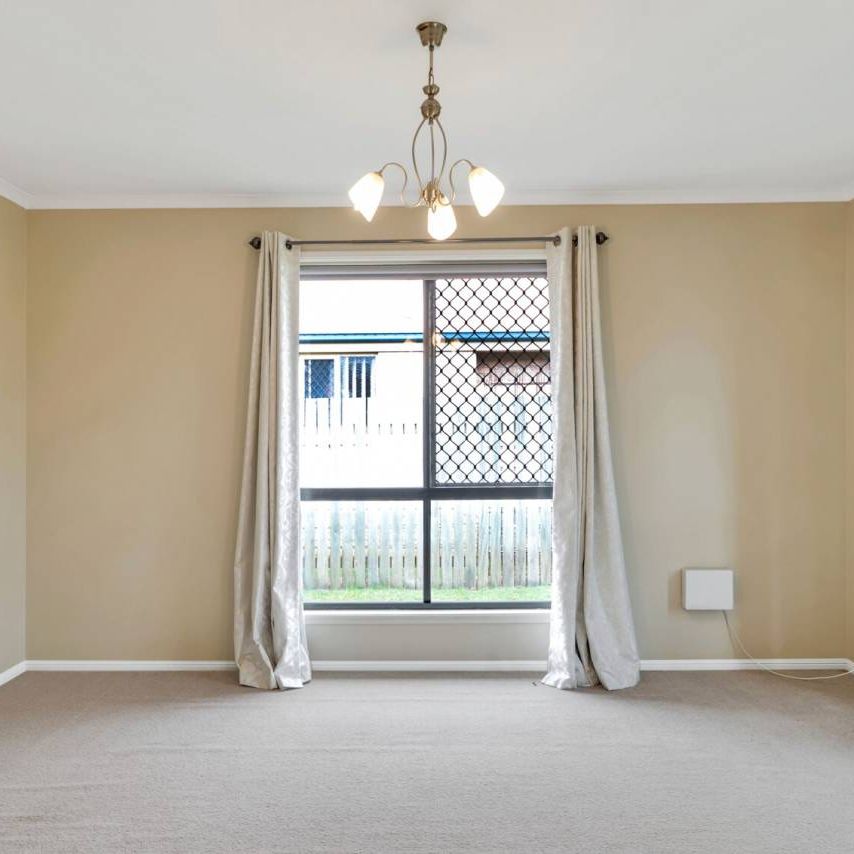 Perfectly located with room to move! - Photo 1