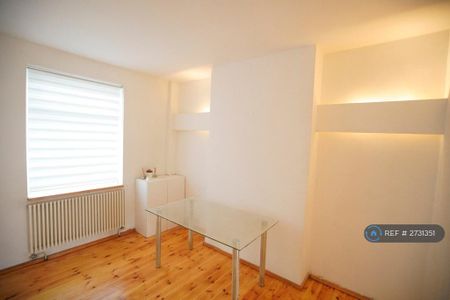 2 bedroom terraced house to rent - Photo 2
