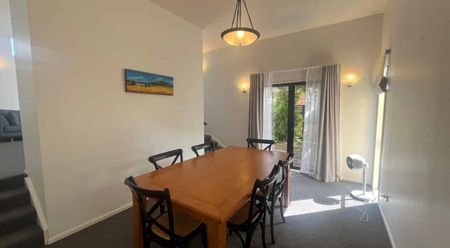 Spacious 3-Bedroom Home with Double Garage in Henderson - Photo 5