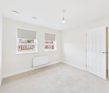 Sniggs Field Avenue, Winnycroft, Gloucester - Photo 6
