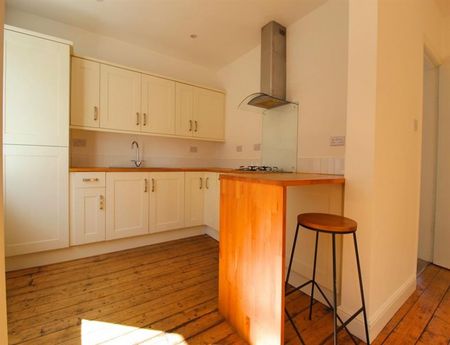 3 Bedroom Apartment To Let - Photo 4