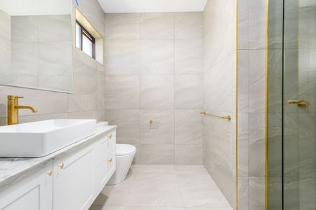 Renovated Beauty! - Photo 5