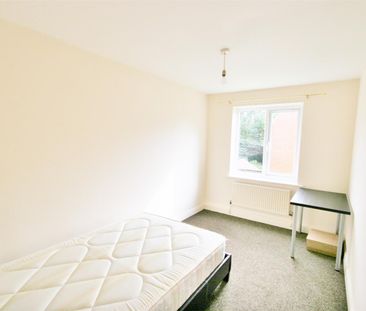 3 bedroom apartment to rent - Photo 5