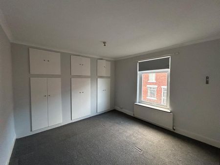 2 bedroom end of terrace house to rent - Photo 3