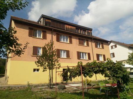 Gemütliche Dachwohnung zu vermieten - Photo 2