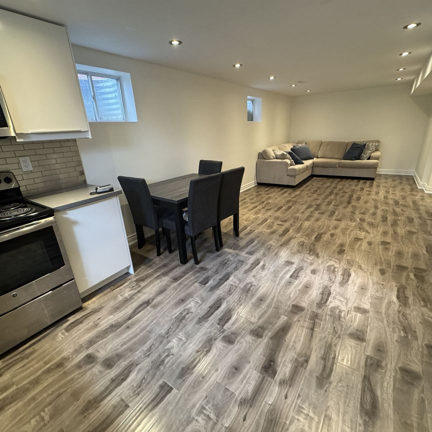 For Lease - 71 Golf Links Drive, Aurora, Ontario - Photo 1