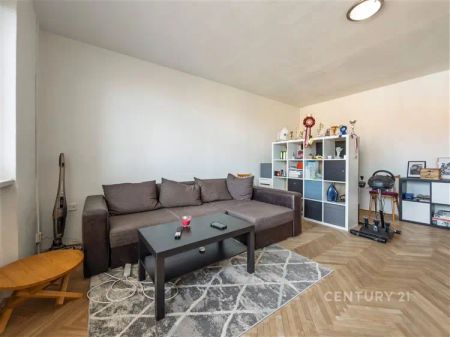 Pronájem bytu 2+1 s balkonem, Kopřivnice, ul. I. Šustaly. - Fotografie 3