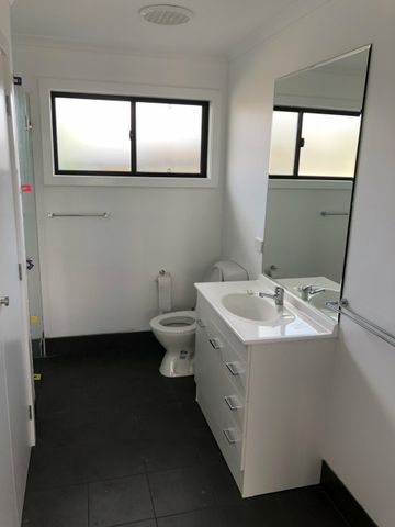 Modern Two Bedder! - Photo 4