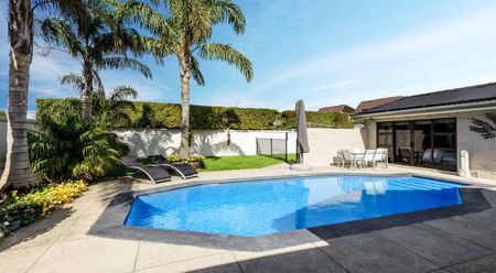 Ultimate East Auckland family home! - Photo 2