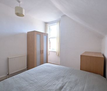 Room in a Shared House, Culverly Road, SE6 - Photo 1
