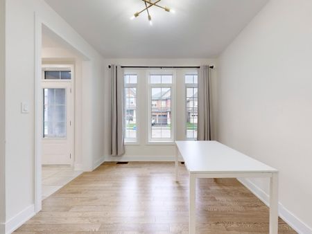 For Lease - 143 Kenneth Rogers Crescent, East Gwillimbury, Ontario - Photo 3