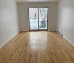 Grand 4 1/2 rez de chaussé - Photo 1