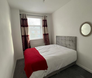 4 bedroom terraced house to rent - Photo 4