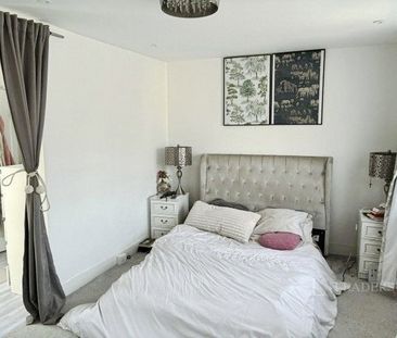 4 bedroom townhouse to rent Dame Judith Way, Portsmouth, PO6 - Photo 6