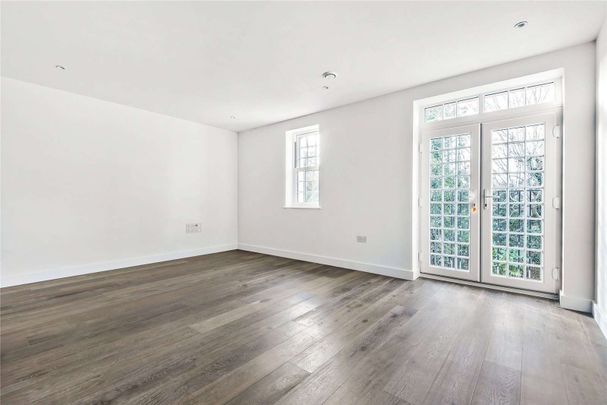 A superb modern apartment situated in attractive Oxted. - Photo 1