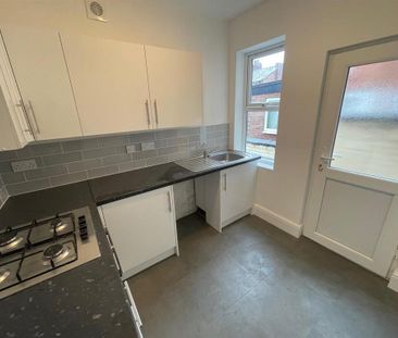 2 bedroom terraced house to rent - Photo 6