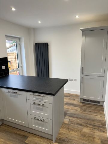 2 Bed Semi-Detached House, Alder Road, SO16 - Photo 5