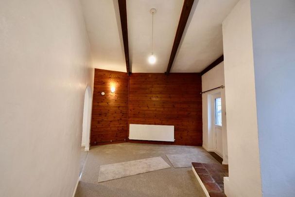 2 bedroom cottage to rent - Photo 1