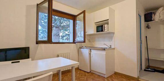 A LOUER - Studio meublé - Proche Campus 1 et Institut Lemonnier - Photo 2