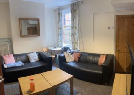 6 bedroom semi-detached house to rent - Photo 5
