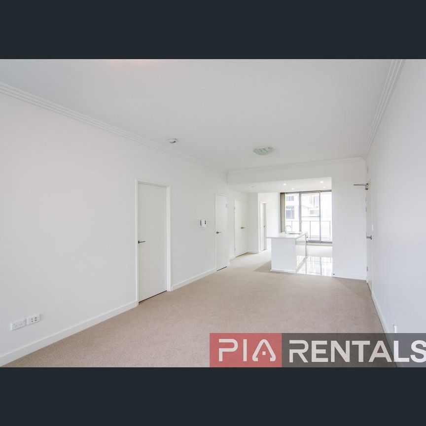 Two Bedroom Apartment Less Than a Minute Away to Train Station Don't Miss Out - Photo 1