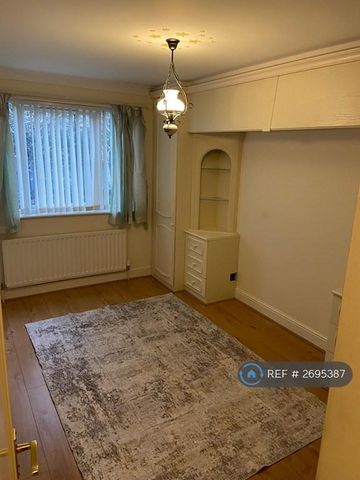 2 bedroom flat to rent - Photo 4