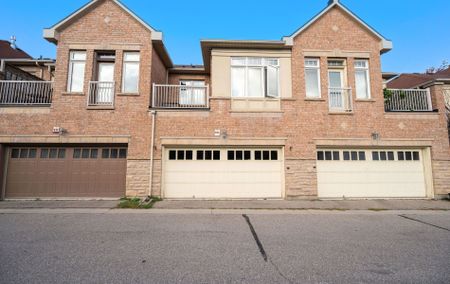 For Lease - 2022 Lakeshore Road, Mississauga, Ontario - Photo 2