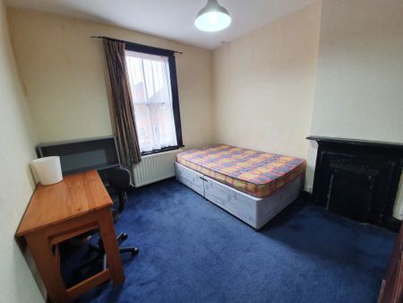 5 Bed Student Accommodation - Photo 5