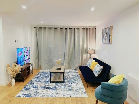 2 Bed Flat, Maltby Street, SE1 - Photo 2