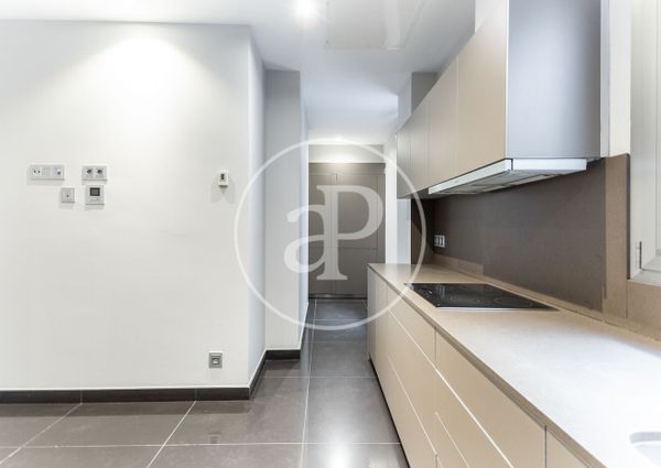 Flat for rent with Terrace in San Francesc (Valencia)