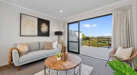 Suburban Sophistication - Photo 4