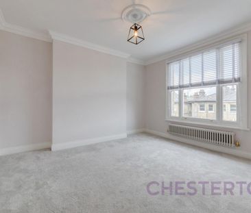 3 bedroom flat in Blackheath - Photo 1